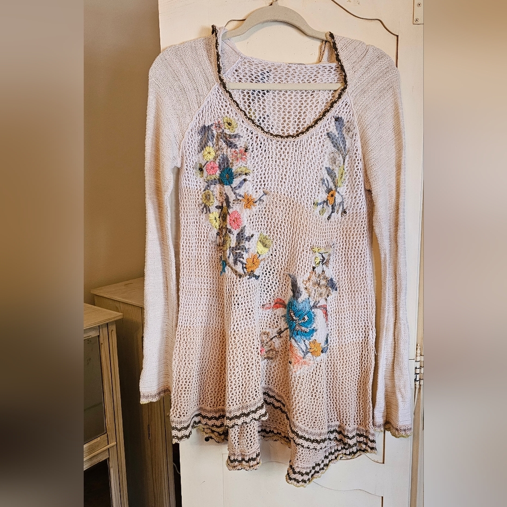 Free People Menagerie Embroidered Crochet Sweater hoodie M